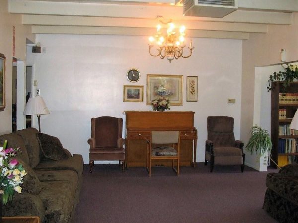 Lakeside Manor living room.jpg