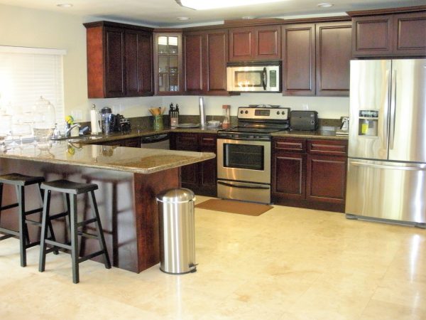 Laney's Cottages 3 - kitchen.jpg