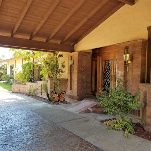 Mariposa Manor 3 - front entry.jpg