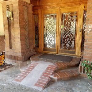 Mariposa Manor 4 - front entry 2.jpg