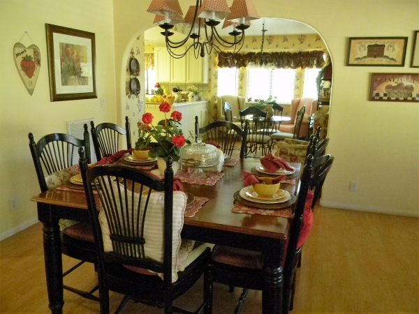 Mary Katherine's Home I 5 - dining room.JPG