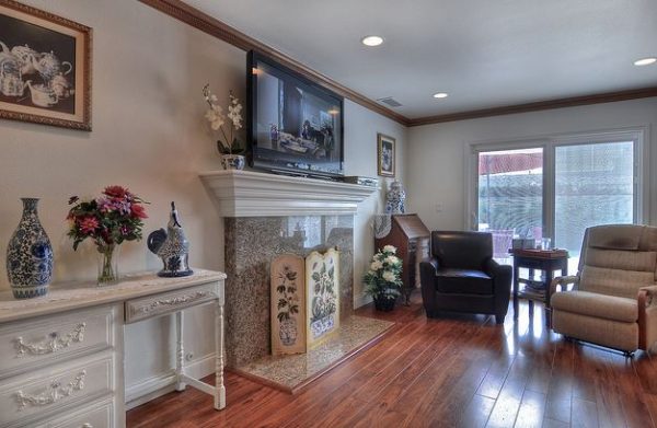 Meadowlark Gardens I 3 - living room.JPG