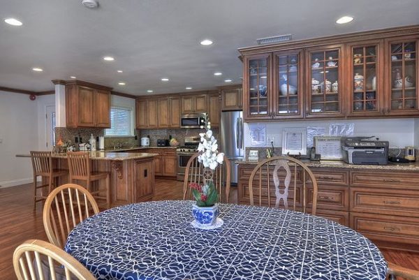 Meadowlark Gardens I 4 - dining room.JPG