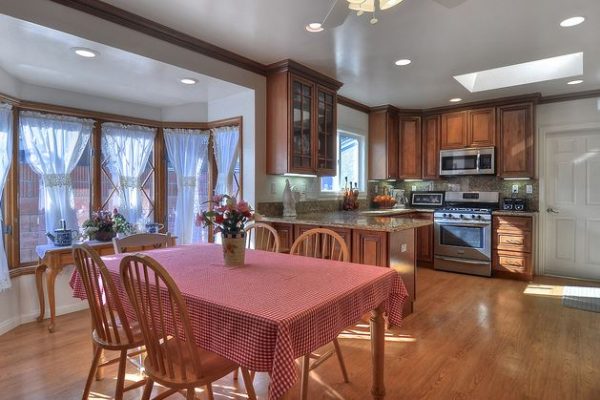 Meadowlark Gardens III 4 - kitchen and dining.JPG