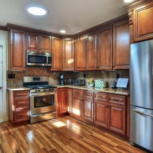 Meadowlark Gardens on Cornell 4 - kitchen.JPG