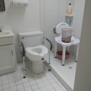 Mission Home I 6 - restroom.JPG