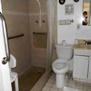 Mission Home III 6 - restroom.JPG