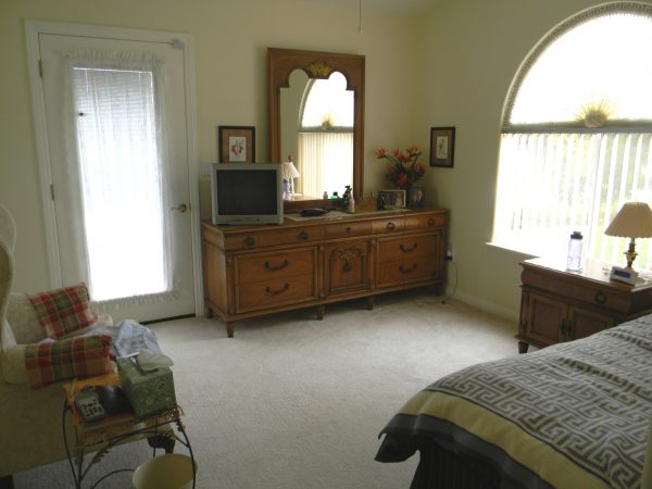 Oak Ranch House 5 - private room.jpg