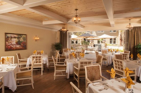 Oakmont of Capriana dining room 2.JPG