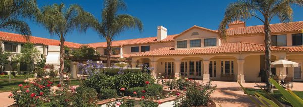 Oakmont of Escondido Hills 1 - courtyard.jpg