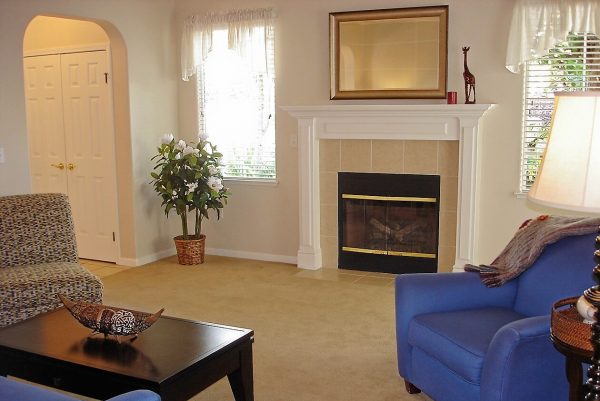 Oakmont of Escondido Hills 5 - apartment living room 2.JPG