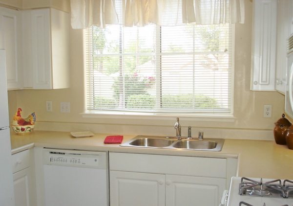 Oakmont of Escondido Hills apartment kitchen.JPG