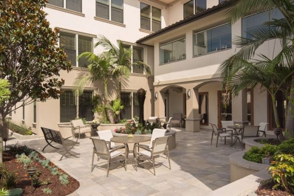 Oakmont of Pacific Beach courtyard.JPG