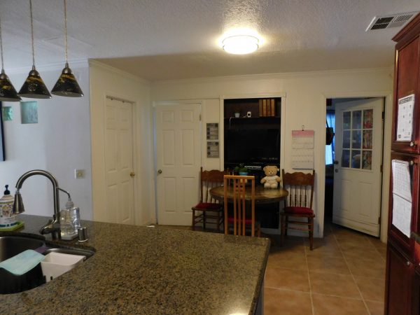 Ocean Breeze Guest Home 4 - kitchen 2.JPG