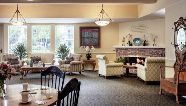 Pacifica Senior Living Bonita 5 -common room.JPG