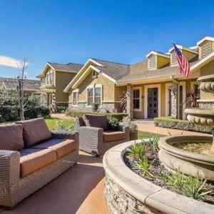 Pacifica Senior Living - Newport Mesa 6 - fountain patio.JPG