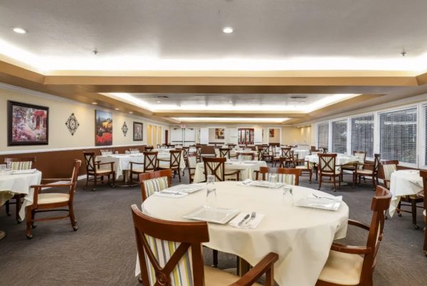 Pacifica Senior Living Poway 4 - dining room.JPG