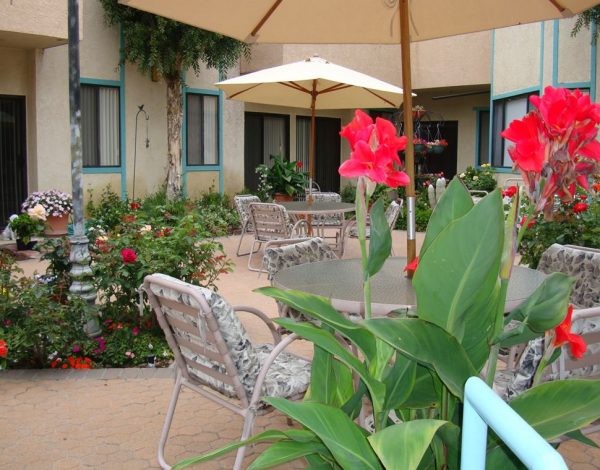 Park Regency Retirement Center 6 - patio.JPG