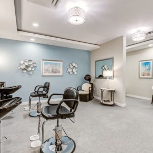 Park View Estates 9 - salon.JPG