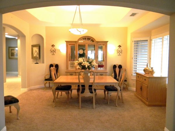 Park View Villa 4 - dining room.JPG