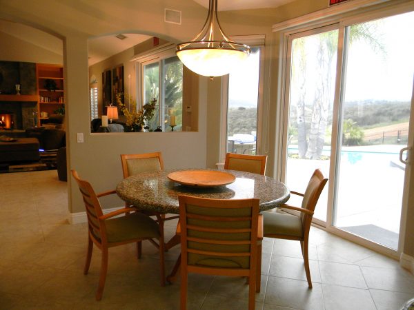 Park View Villa 6 - breakfast nook.JPG