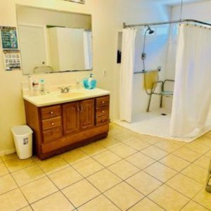 Parker Villa 4 - bathroom.jpg