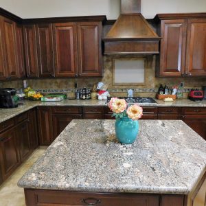 Parkview Gardens 10 - kitchen.jpg