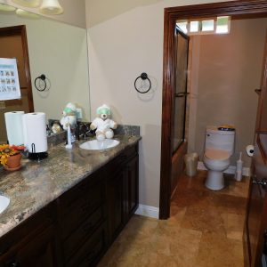 Parkview Gardens 9 - bathroom.JPG