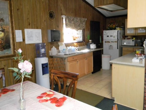 Pine Tree Home LLC kitchen.JPG