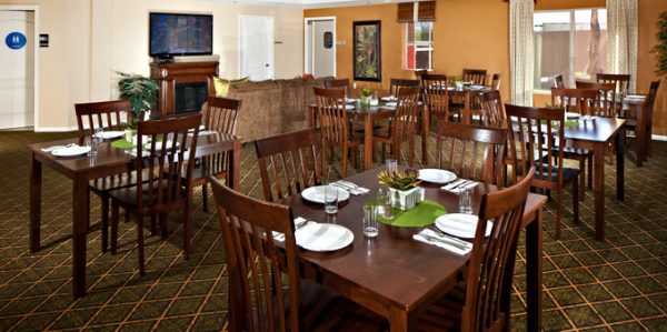 Plaza Village Senior Living memory care dining room.jpg