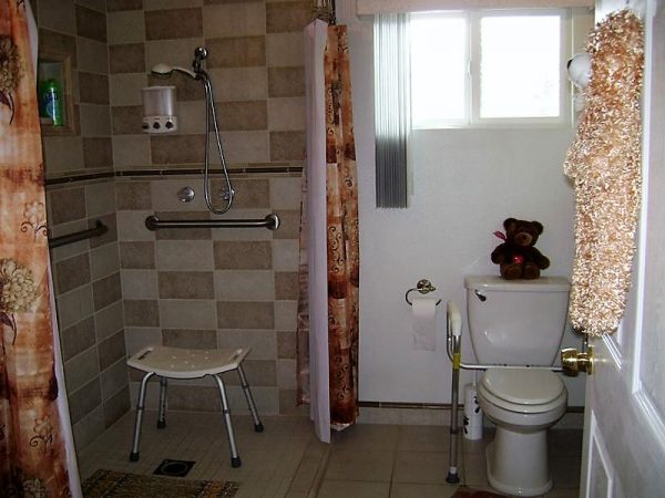 Quezon Home Care Villa restroom.jpg