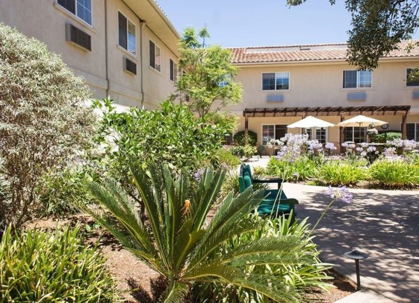 Regency Fallbrook 6 - courtyard.JPG