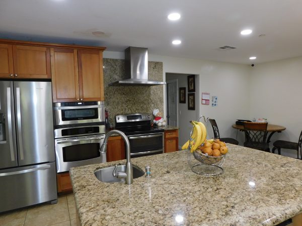 Renaissance Living I 3 - kitchen 1.JPG