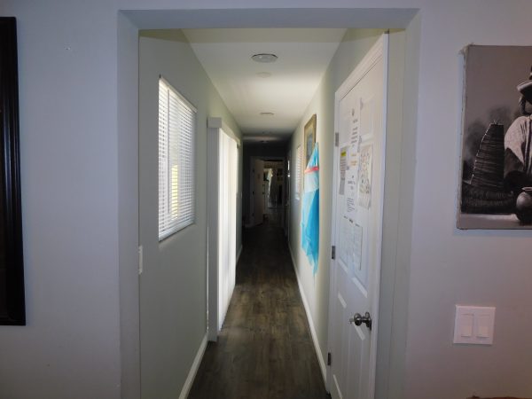 Renaissance Living II 4 - hallway.JPG