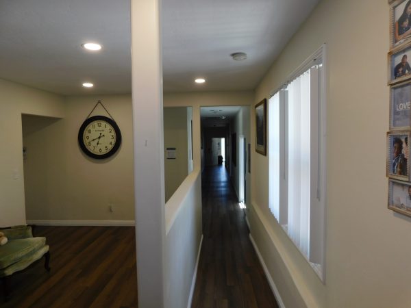 Renaissance Living III 4 - hallway.JPG