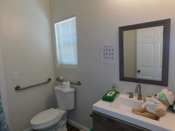 Renaissance Living III 6 - bathroom.jpg