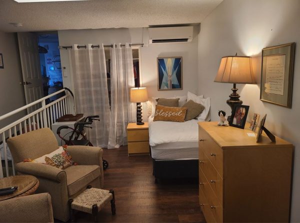 Right Choice Senior Living LLC - La Mesa 7 - shared room.JPG