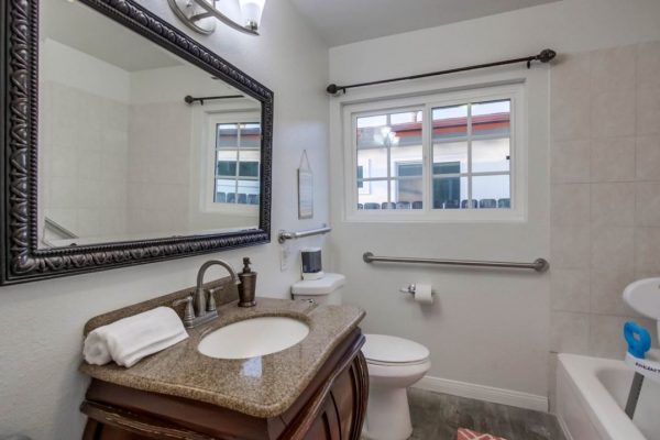 Right Choice Senior Living LLC - La Mesa 9 - bathroom.JPG