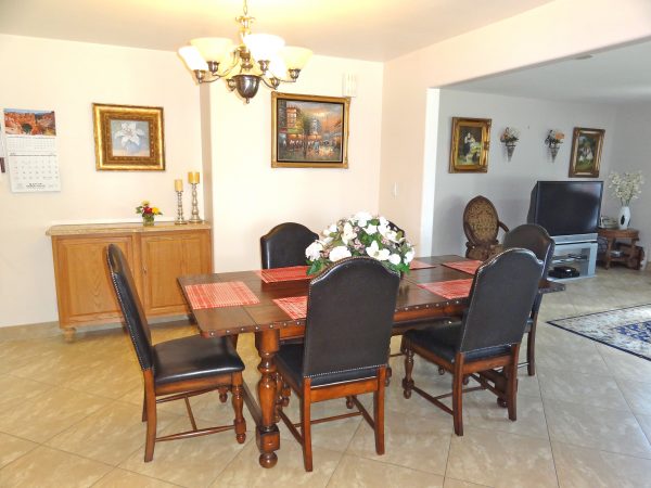 Select Senior Care III 4 - dining room.JPG