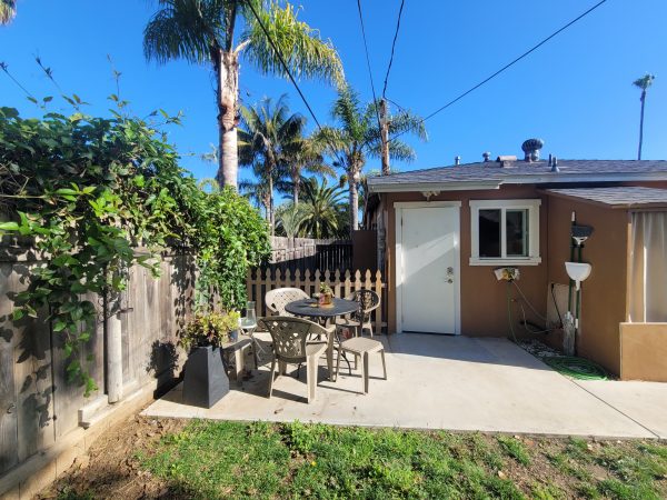 Shoreside Villa Assisted Living 7 - patio.jpg