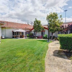 Silverado Senior Living - San Juan Capistrano 6 - courtyard.JPG