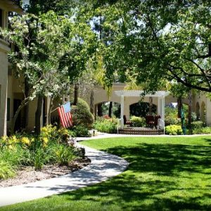 Silvergate Fallbrook 6 - courtyard.JPG