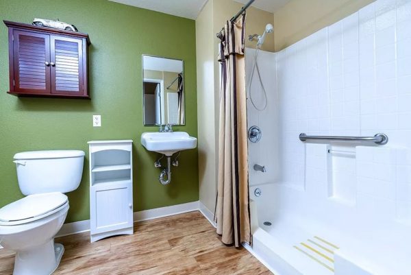 Stellar Care 6 - bathroom.JPG