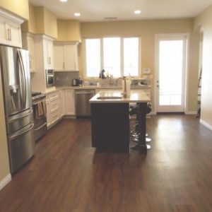 Sunview Gardens I 4 - kitchen.JPG