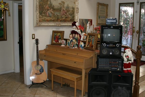 Tessie's Place I music area.JPG