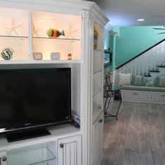 The Cottages - Seaside 1 - tv room.JPG