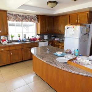 Victoria Estates Suites 6 - kitchen.JPG