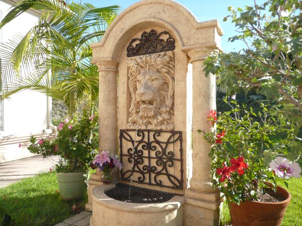 Villa Adriana fountain.jpg