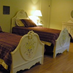 Villa Alegre I 6 - shared room.jpg