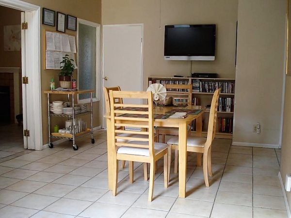 Villa Florenza 5 - dining room.jpg